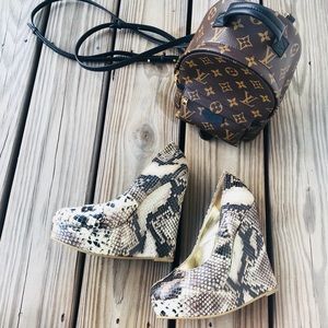 Steve Madden snakeskin wedges